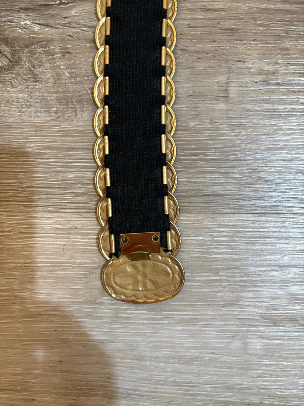Vintage 80/90 Women Gold FloralMedallion Link Belt - Stylish Accent Waist Chain